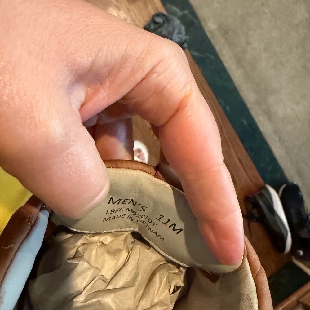 Kizik Men's Tan Leather Slip-On Sneakers - Picture 7 of 8